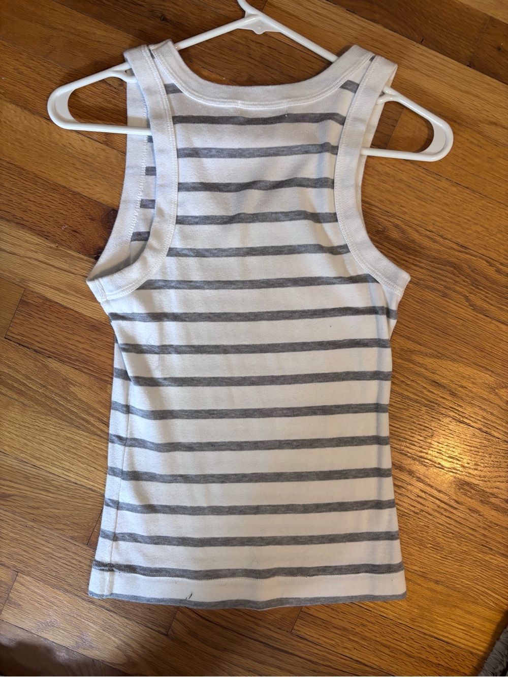 Evereve Striped V-Neck Tank Top - White & Gray - Picture 3 of 3